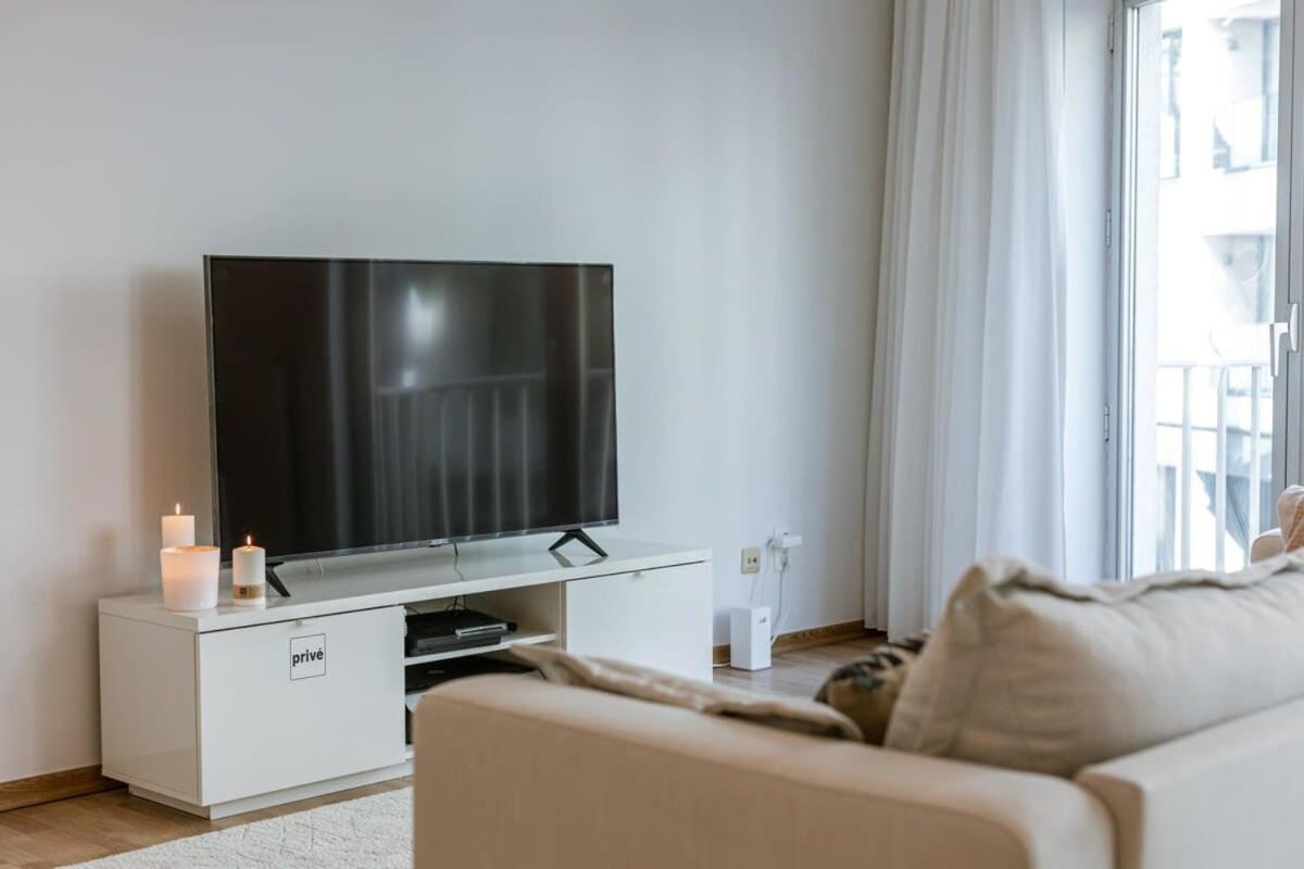 Stylish Apartment With Terrace And Balcony Antwerpen Bagian luar foto