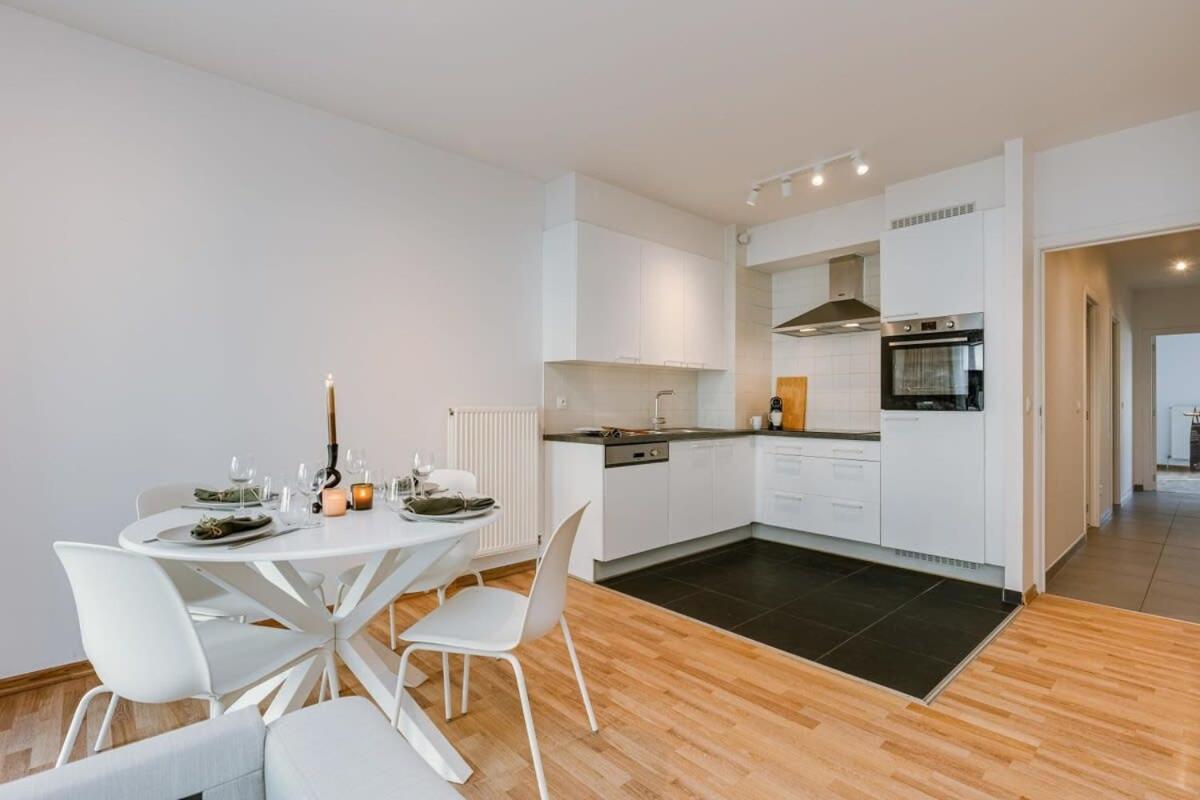 Stylish Apartment With Terrace And Balcony Antwerpen Bagian luar foto